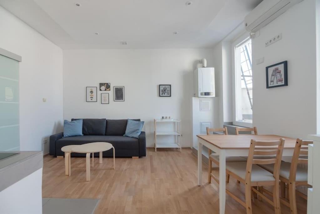 Grosse Terrasse, Klimaanlage Und U-Bahn Naehe Apartment Vienna Luaran gambar