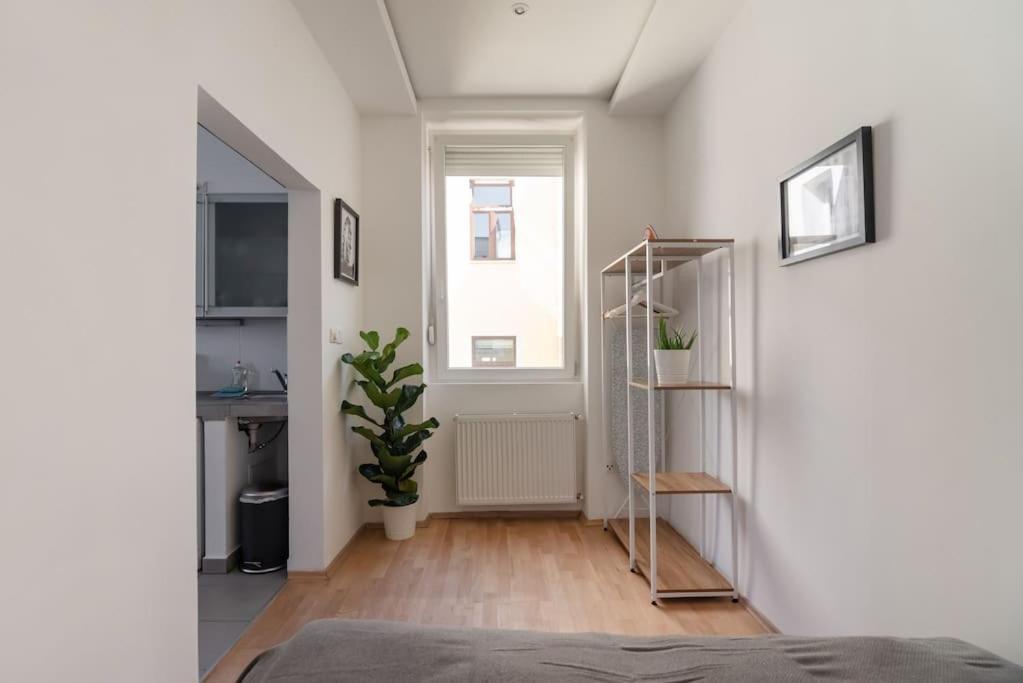 Grosse Terrasse, Klimaanlage Und U-Bahn Naehe Apartment Vienna Luaran gambar