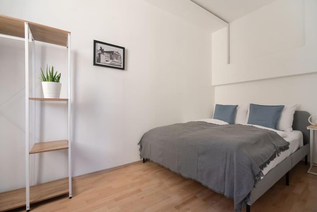 Grosse Terrasse, Klimaanlage Und U-Bahn Naehe Apartment Vienna Luaran gambar
