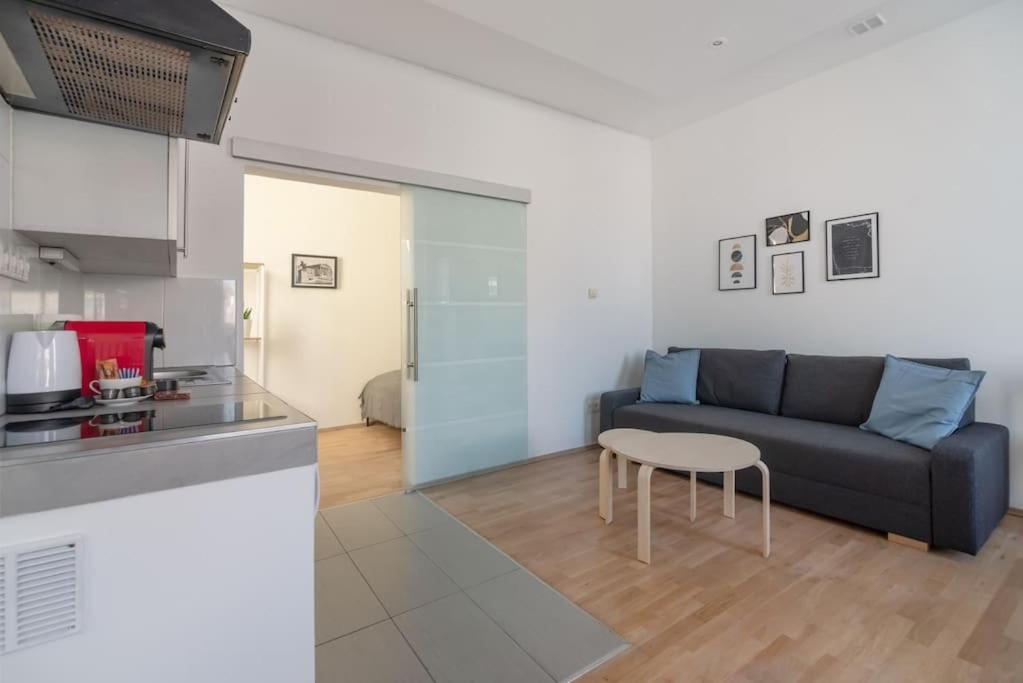Grosse Terrasse, Klimaanlage Und U-Bahn Naehe Apartment Vienna Luaran gambar